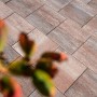 Diephaus Terrassenplatten Corso Muschelbeige, 50x50 cm, verlegt im Außenbereich.