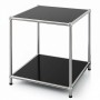 Schwarzes Floordirekt Metallregal Concept Epure MK-012 als Beistelltisch.
