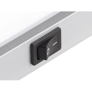 Detailaufnahme: Schalter der LED-Lichtleiste in Silber/Schwarz.