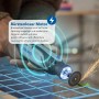 Dremel Akku-Multifunktionswerkzeug 8150-20 im Einsatz beim Schneiden von Metall.