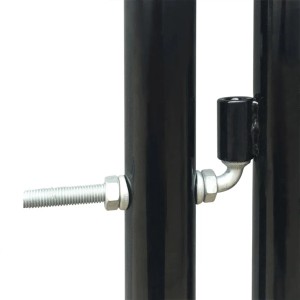 Detailaufnahme: Schwarzes Gartentor Einzeltor mit Schrauben und Scharnieren.