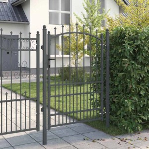 Graues vidaXL Zauntor aus pulverbeschichtetem Stahl mit Bogen und dekorativen Spitzen, offen im Garten vor Hecke.