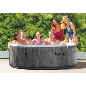 Intex Greywood Deluxe Whirlpool mit 6 Personen im Garten, Ø 216 cm.