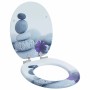 2er Set graue WC-Sitze mit Soft-Close und Stein-Motiv für entspanntes Ambiente im Badezimmer.