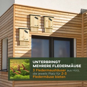 PawHut Fledermauskasten 3er-Set aus Tannenholz, naturfarben, mit Fledermausmotiv an Hauswand montiert. Bietet Fledermäusen Schutz.