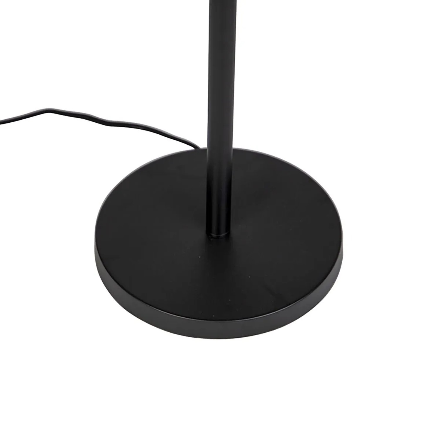 Detailaufnahme der schwarzen QAZQA Stehlampe Simplo mit hellgrauem Schirm, Fokus auf dem Lampenfuß.