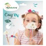 Mädchen mit selbstgenähtem Einhorn-Haarreif und Wolken-Zauberstab. Kreativ-Set zum Nähen für Kinder.