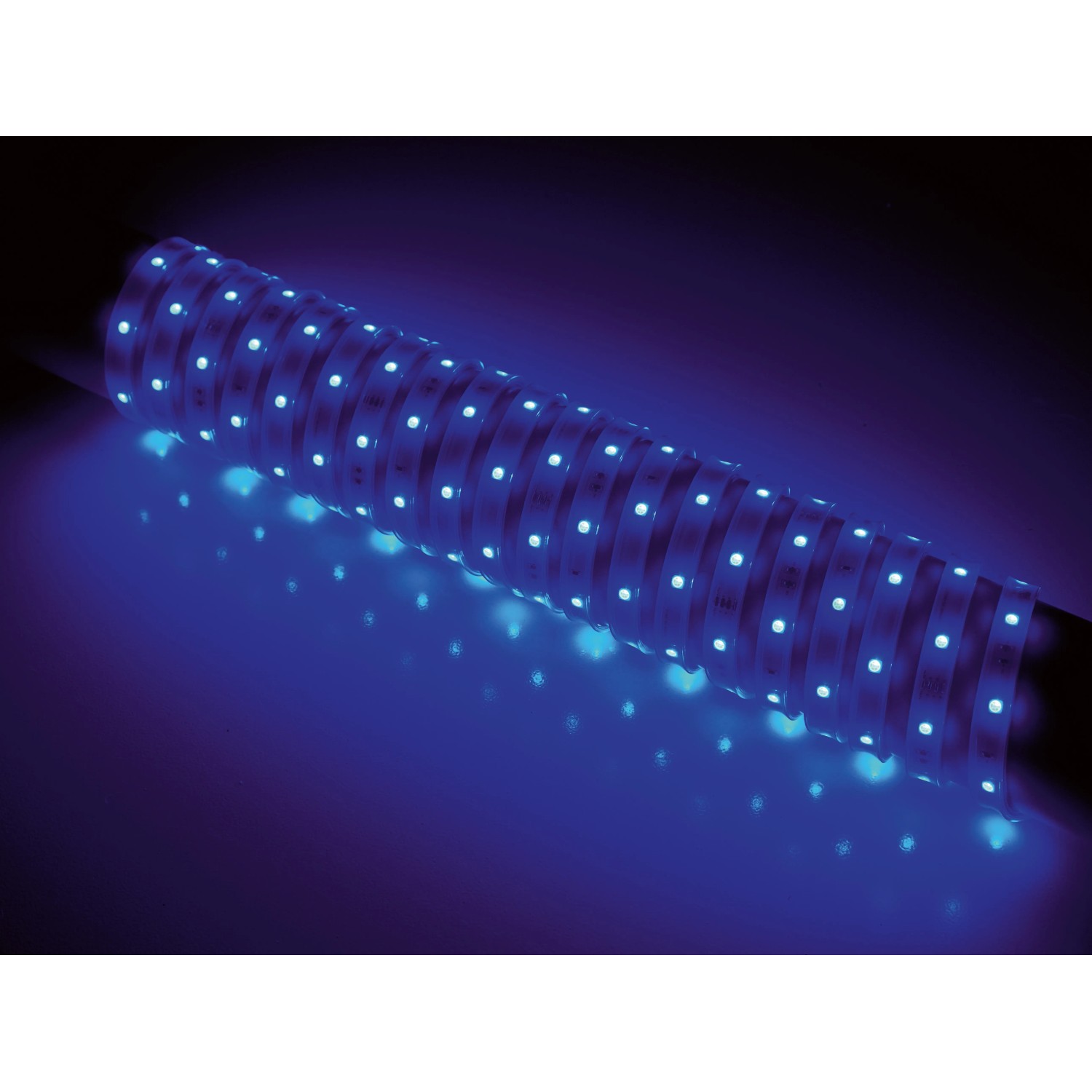 Aufgerollter, leuchtender 5 m LED Stripe Outdoor RGB für stimmungsvolle Außenbeleuchtung.