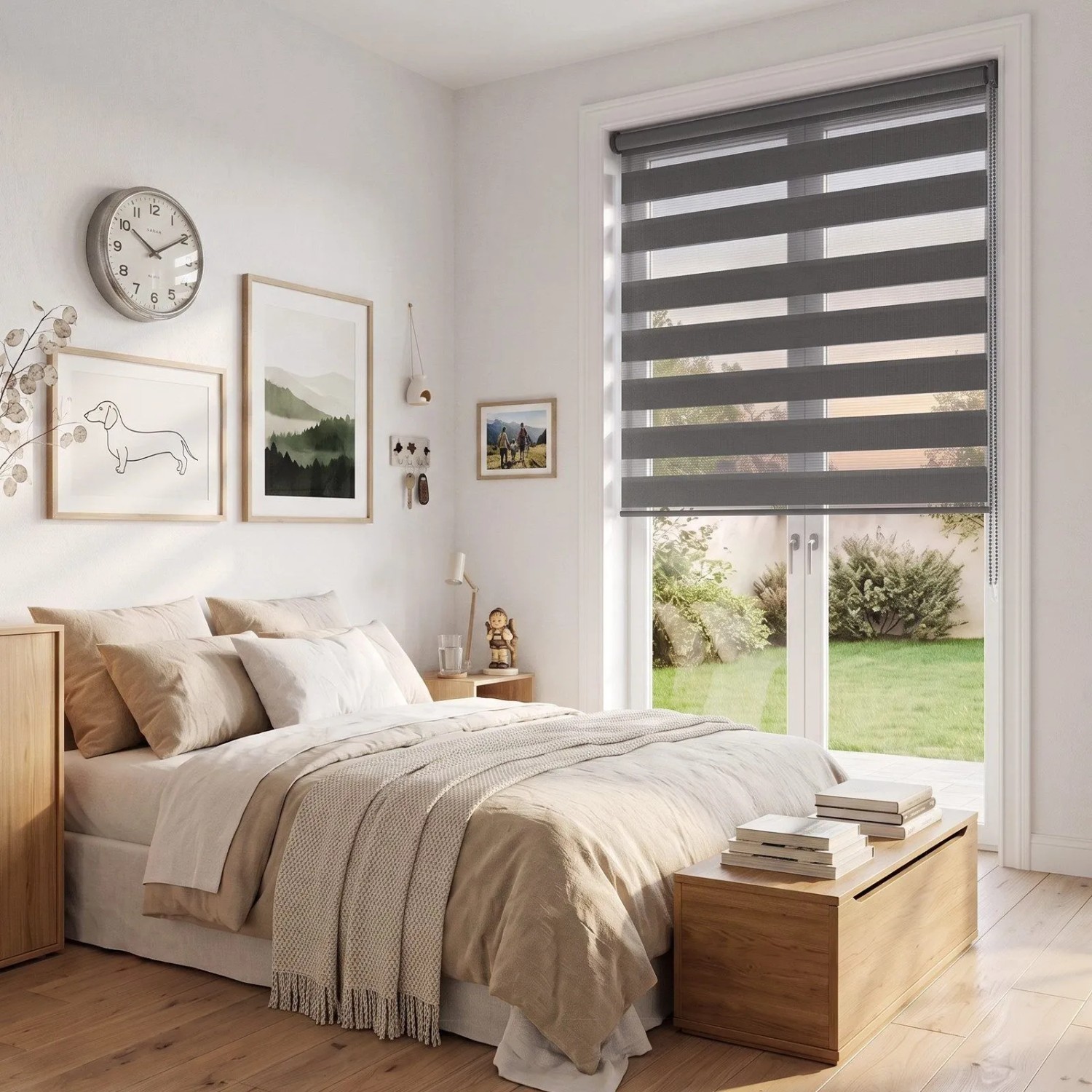 Graues Doppelrollo Klemmfix für Fenster und Türen im Schlafzimmer. Duo Rollo mit regulierbarem Sichtschutz.