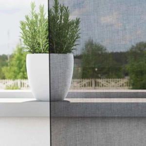 Schwarze Voile Vorhänge (2 Stk.) von vidaXL mit Stangentaschen am Fenster.