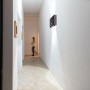 Moderne LED-Akku-Wandleuchte Amin, 8,5x15x6,5 cm, für Innen & Außen. Lichteffekte an der Wand.