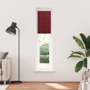 Bordeauxrotes Plissee 50x200 cm aus Polyester am Fenster, bietet Sicht- und Sonnenschutz. Modernes Design.