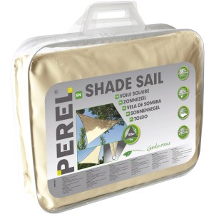 Verpacktes, cremefarbenes Perel Dreieck-Sonnensegel 500x500 cm. Sonnenschutz für Garten und Terrasse.