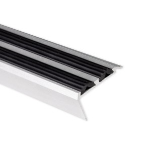 KARAT Treppenkantenprofil Power Grip, schwarz, mit Doppelgummieinlage für mehr Sicherheit.