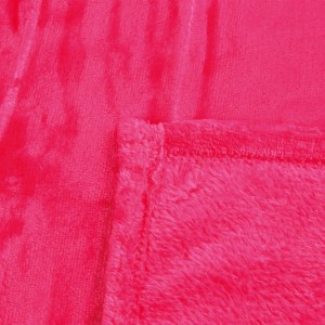 Bestlivings Kuscheldecke Celina Pink, 90x140cm, aus weichem Polyester. Decke für Sofa oder Bett.