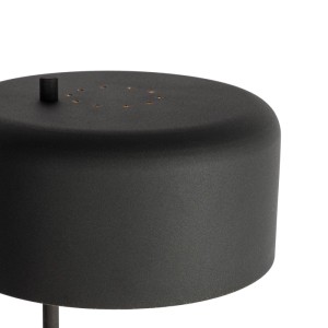 Detailaufnahme: Schwarze QAZQA Stehlampe Jinte mit goldenem Innenleben.
