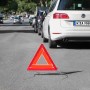 Apa Euro-Warndreieck Mini zur Absicherung von Unfallstellen auf der Straße.