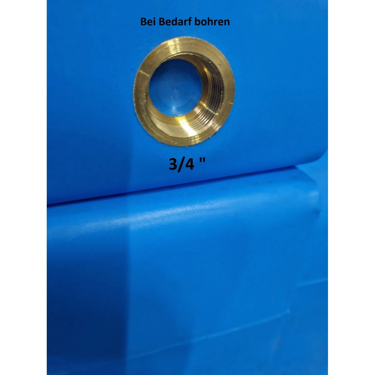 Blauer KMND 200L Trinkwasser Wassertank. 3/4 Zoll Innengewinde-Anschluss aus Messing, werkseitig verschlossen.