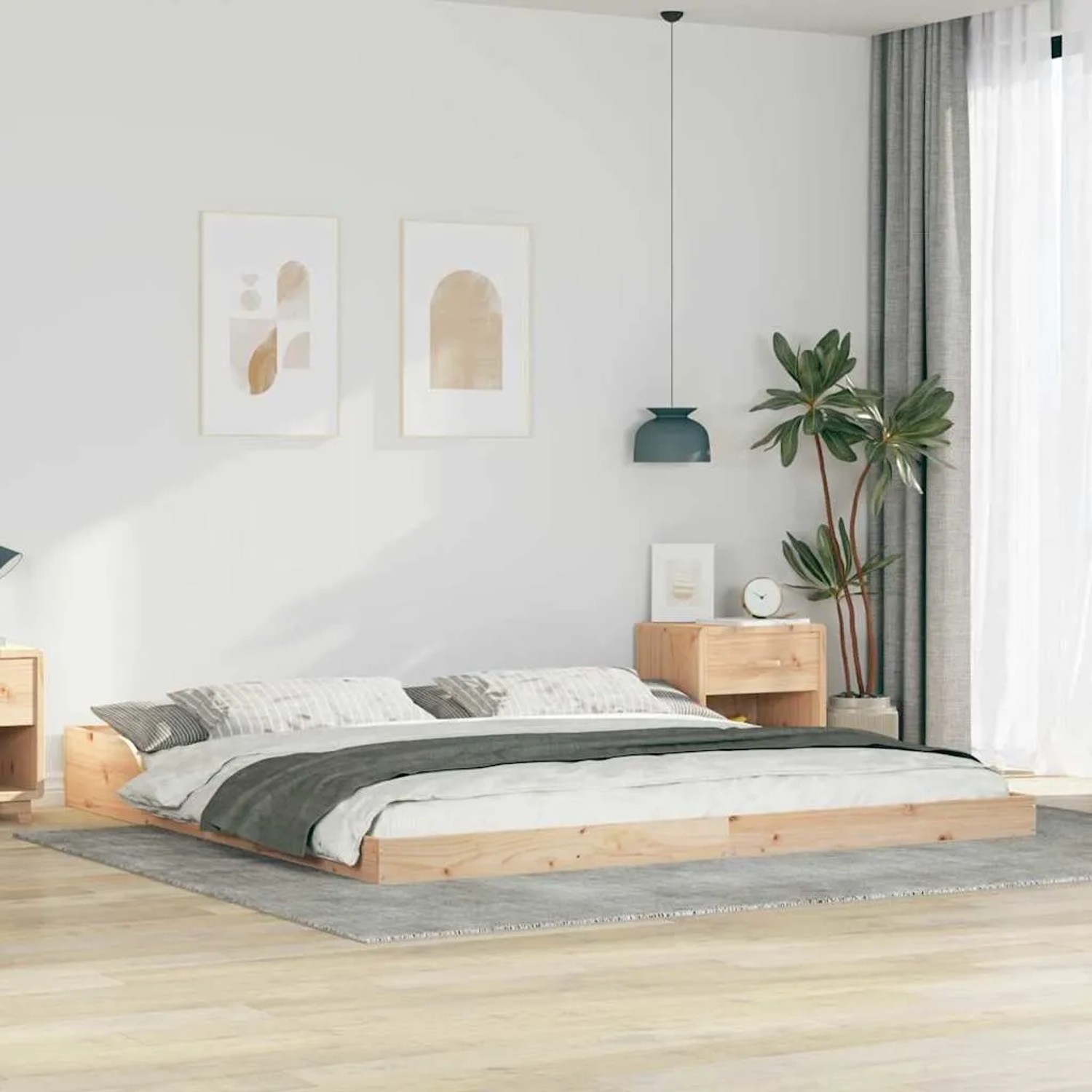 Modernes Bettrahmen aus naturfarbenem Kiefernholz, 180x210 cm, als Plattformbett im Schlafzimmer.