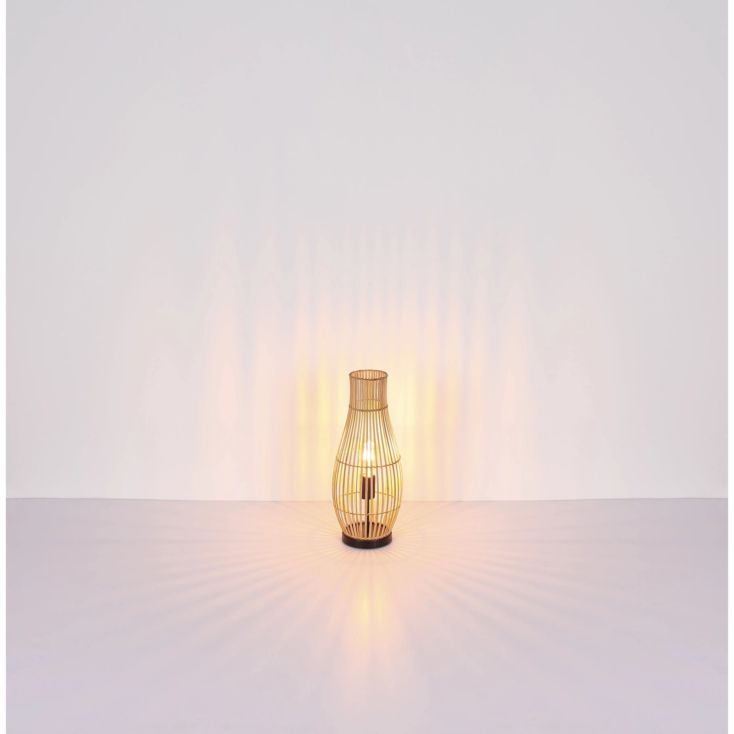 Globo Tischlampe Laglio, Naturfarben, Bambus und Hanf, modernes Design.