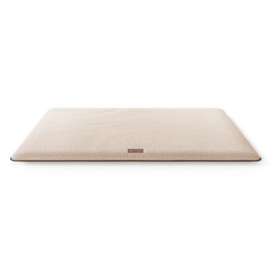 Beige Knuffelwuff Hundematte Calliope aus Kunstfell, 88x55 cm. Weiche, rechteckige Liegefläche.