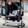 Metabo KGS 254 M Kapp- und Zugsäge mit Untergestell im Einsatz vor Handwerkerwagen.