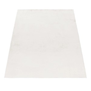 Cremefarbener Ayyildiz Kurzflorteppich Pouffy 5100, 160x230 cm. Weicher, einfarbiger Teppich.