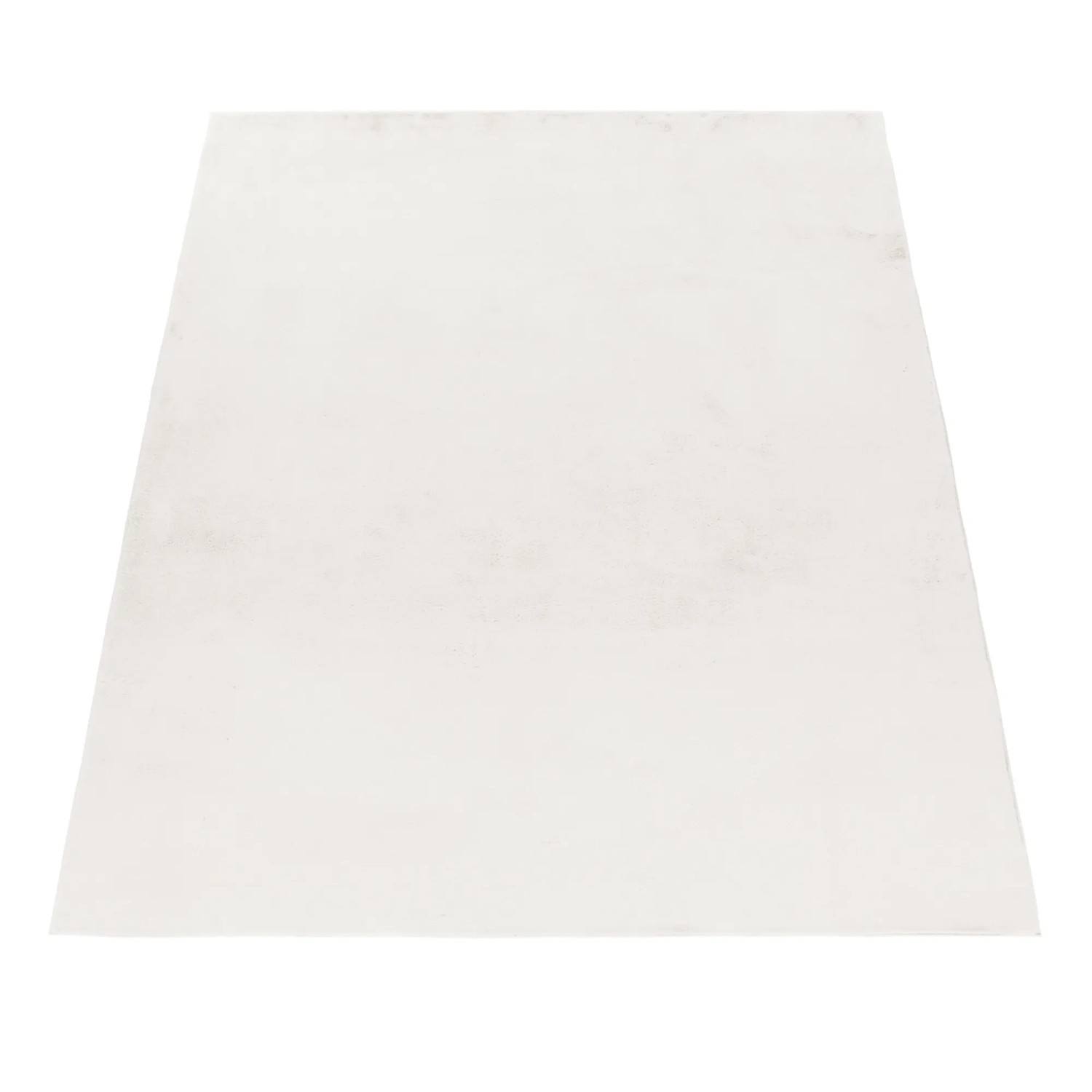 Cremefarbener Ayyildiz Kurzflorteppich Pouffy 5100, 160x230 cm. Weicher, einfarbiger Teppich.
