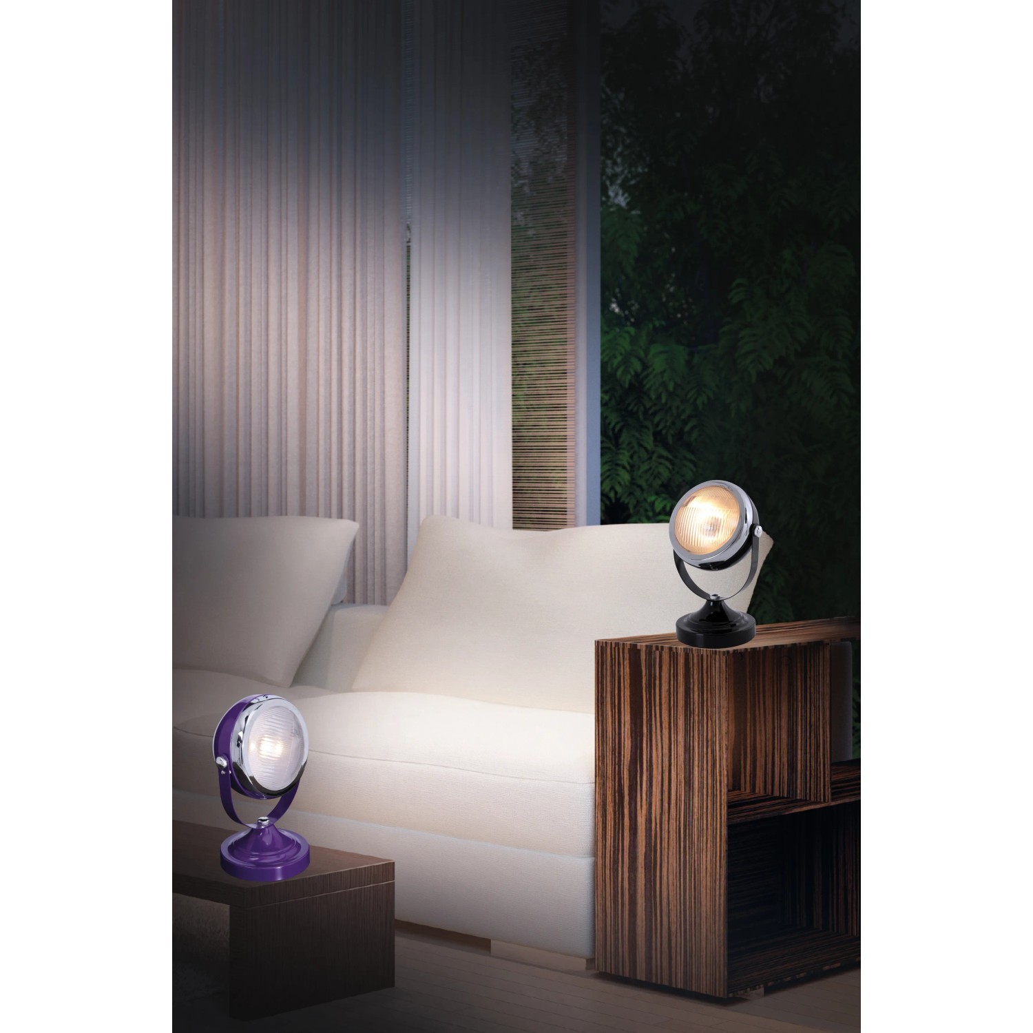 Näve Design-Tischlampen Carlamp, violett und silber, im Retrodesign auf Nachttischen.