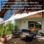 Anthrazitfarbenes Toldoro Sonnensegel Komplettset 6x6x6m mit Befestigung über einer Terrasse.