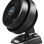 Schwarzer Vornado 530 Tischventilator für optimale Luftzirkulation im Raum.