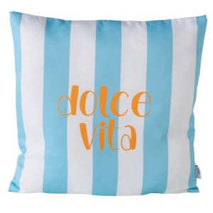 Dekokissen Dolce Vita mit blau-weißen Streifen und orangefarbenem "Dolce Vita" Schriftzug.