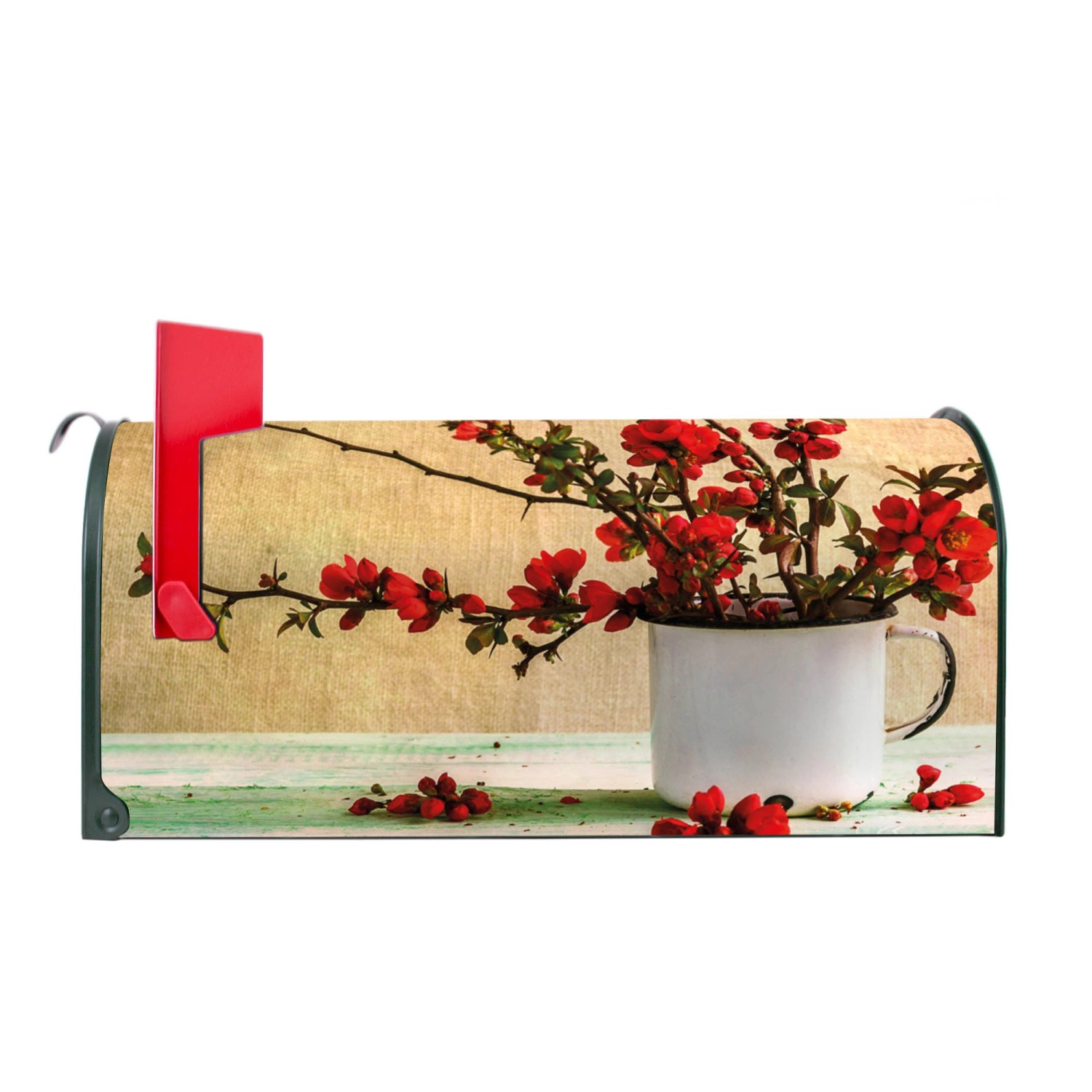 Grüner Banjado US Briefkasten mit Berberitzen Motiv, rote Fahne signalisiert Post.