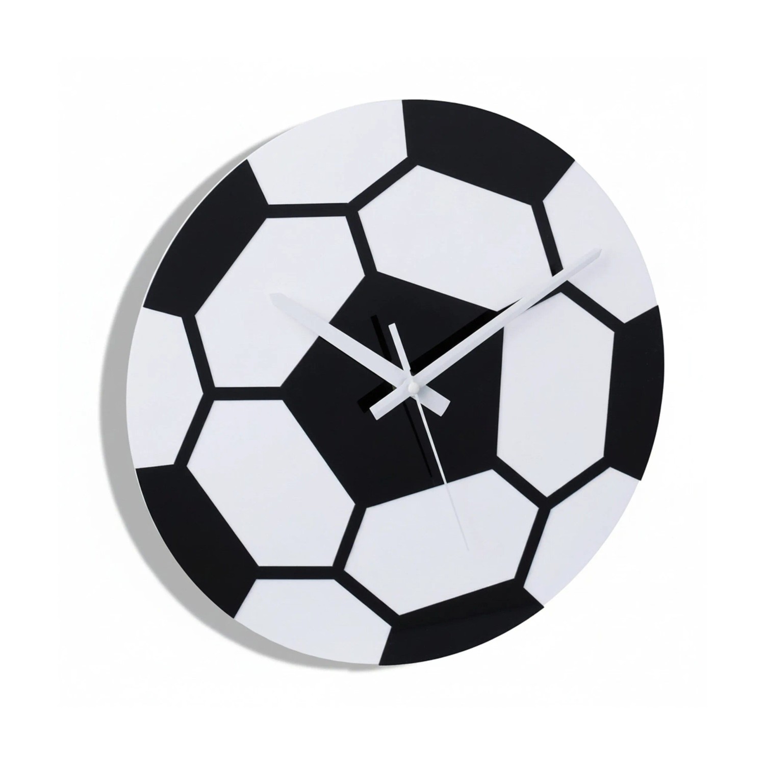 Relaxdays Wanduhr Fußball Kunststoff Eisen Schwarz Weiß Batteriebetrieben 30 cm x 4 cm 200 g