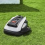 Ecovacs Mähroboter Goat O1200, weiß-schwarz, auf Rasen. Drahtloser Rasenmäher mit Lidar Pro.