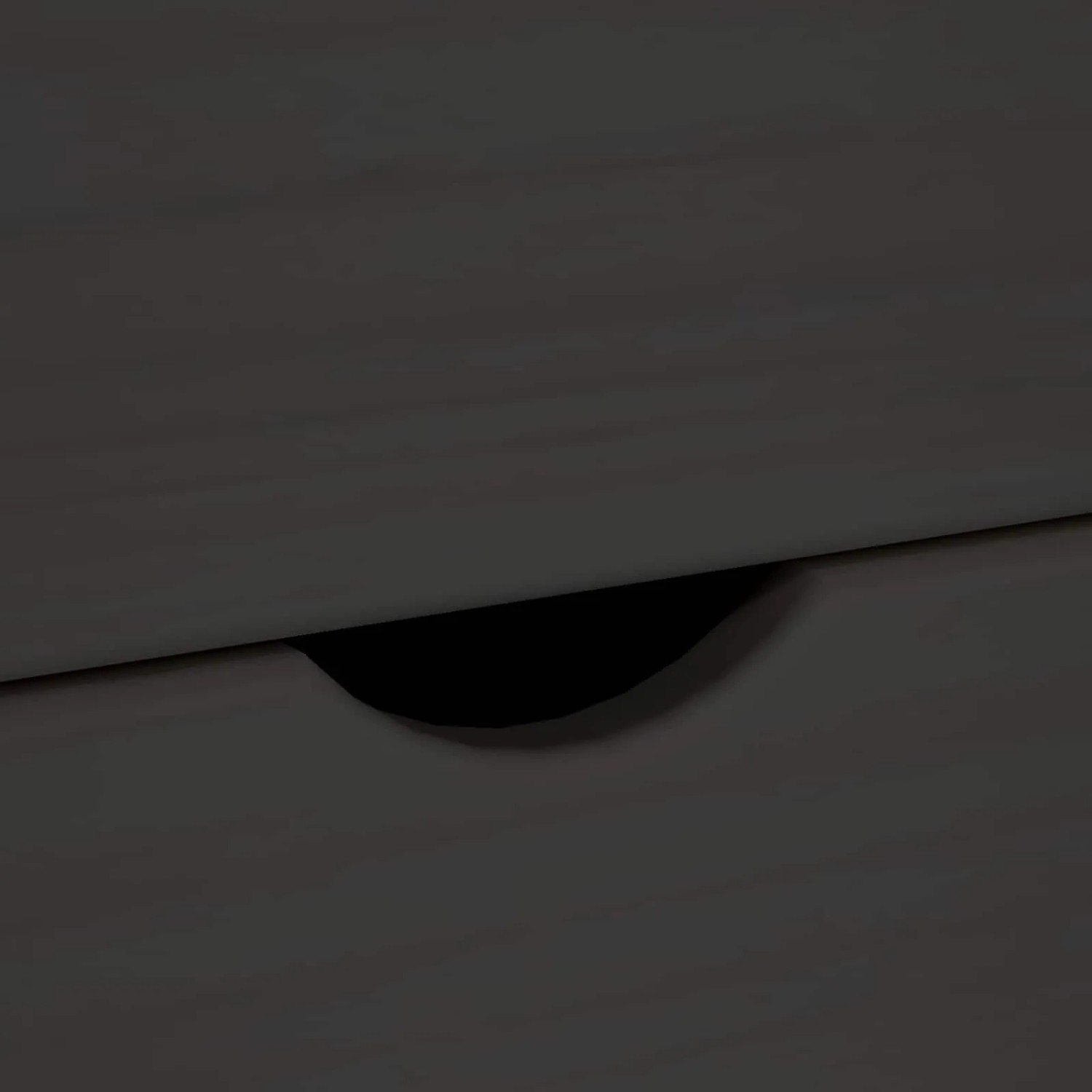 Grauer vidaXL Rollschrank: Detail des versenkten Griffs einer Kiefernholz-Schublade.
