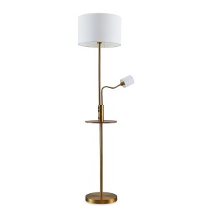 Moderne Lindby Stehlampe Aovan in Bronze mit weißem Textilschirm, Leselicht, Holzablage und USB-Anschluss.