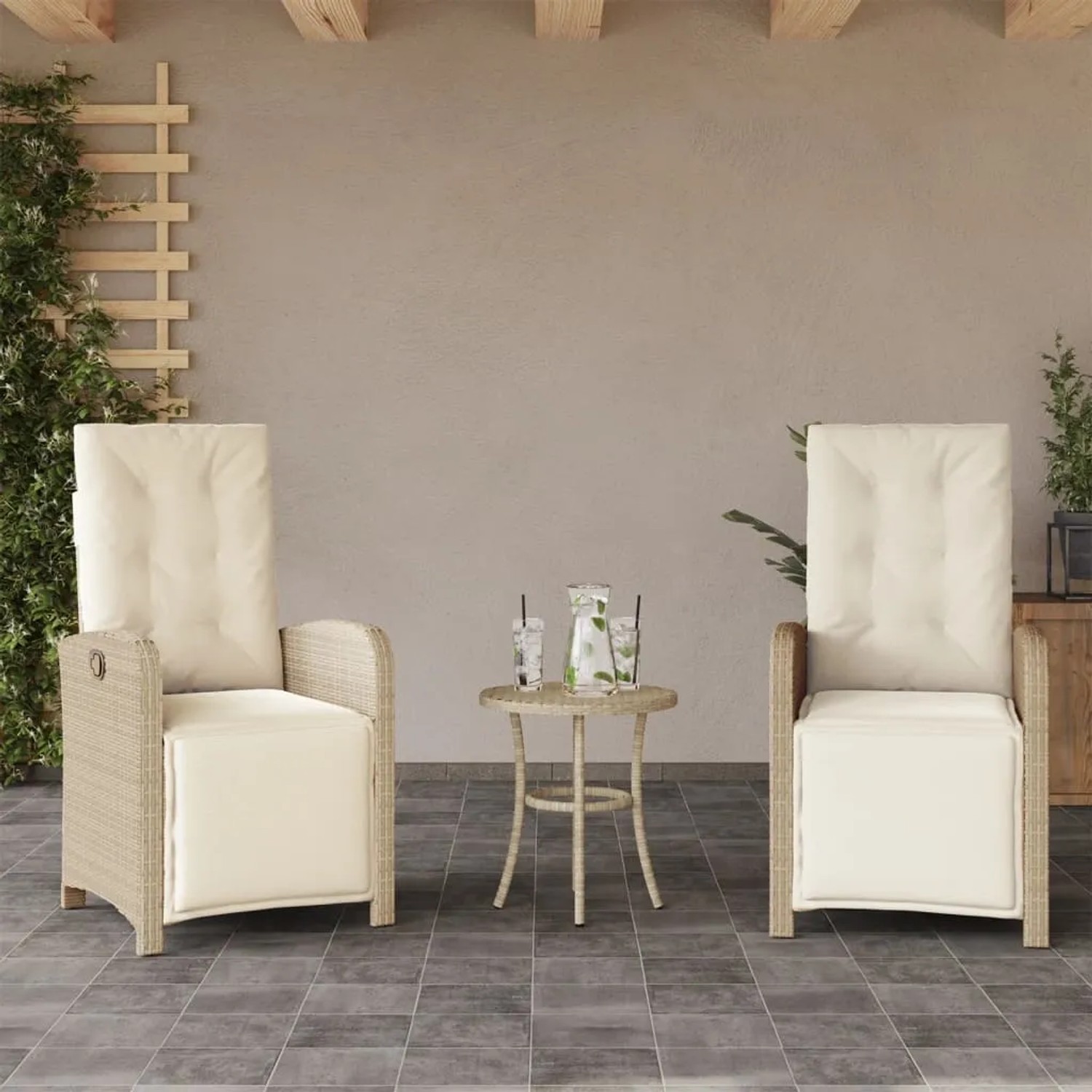 Beiges 3-tlg. vidaXL Bistro-Set aus Polyrattan mit Kissen für Garten, Terrasse oder Balkon.