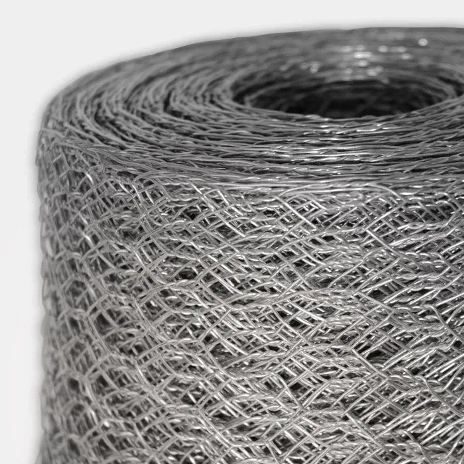 Aufgerollter, verzinkter Karat Drahtzaun mit sechseckigem Geflecht, Maschenweite 25mm.