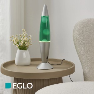 Silberne Eglo LED-Lavatischleuchte mit grüner Flüssigkeit und weißen Wachsblasen. Steht auf einem Tisch, dekorative Lampe.