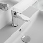 Ideal Standard Cerafine O Waschtischarmatur Chrom auf einem weißen Waschbecken.