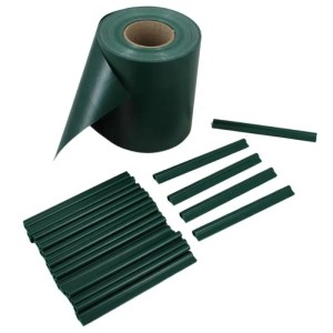 Grüner PVC Sichtschutzstreifen auf Rolle mit Klemmschienen für Doppelstabmattenzaun. 35m lang, 19cm hoch.