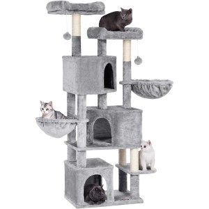 Feandrea Kratzbaum, hellgrau, mit 3 Höhlen, Liegemulden und Aussichtsplattformen. Katzen auf dem Kratzbaum.