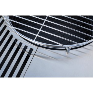 Detailaufnahme: Westmann Premium Grill, Plancha und Feuerplatte mit Grillrost.