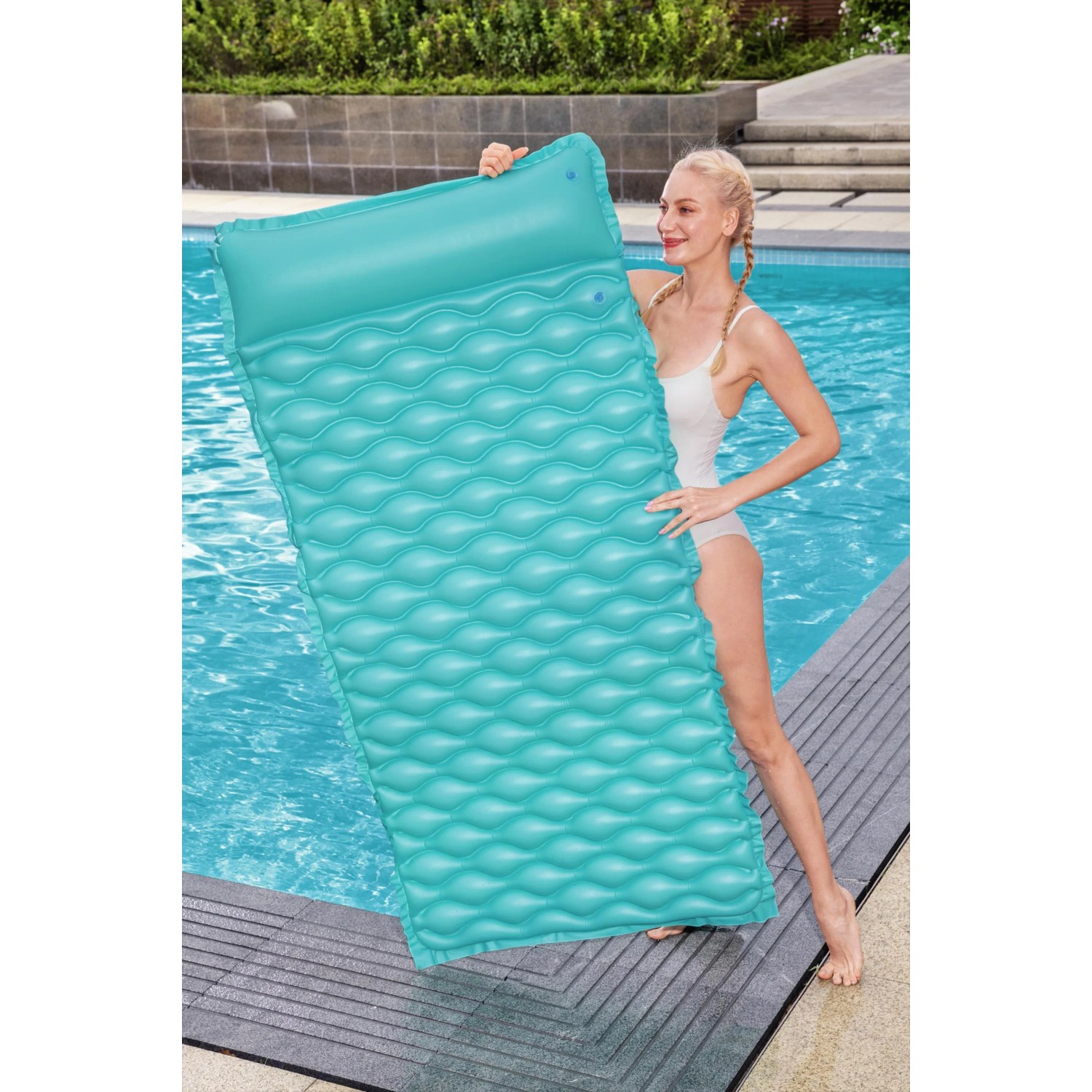 Bestway Luftmatratze Float'n Roll, blau, 213x86 cm, am Pool
