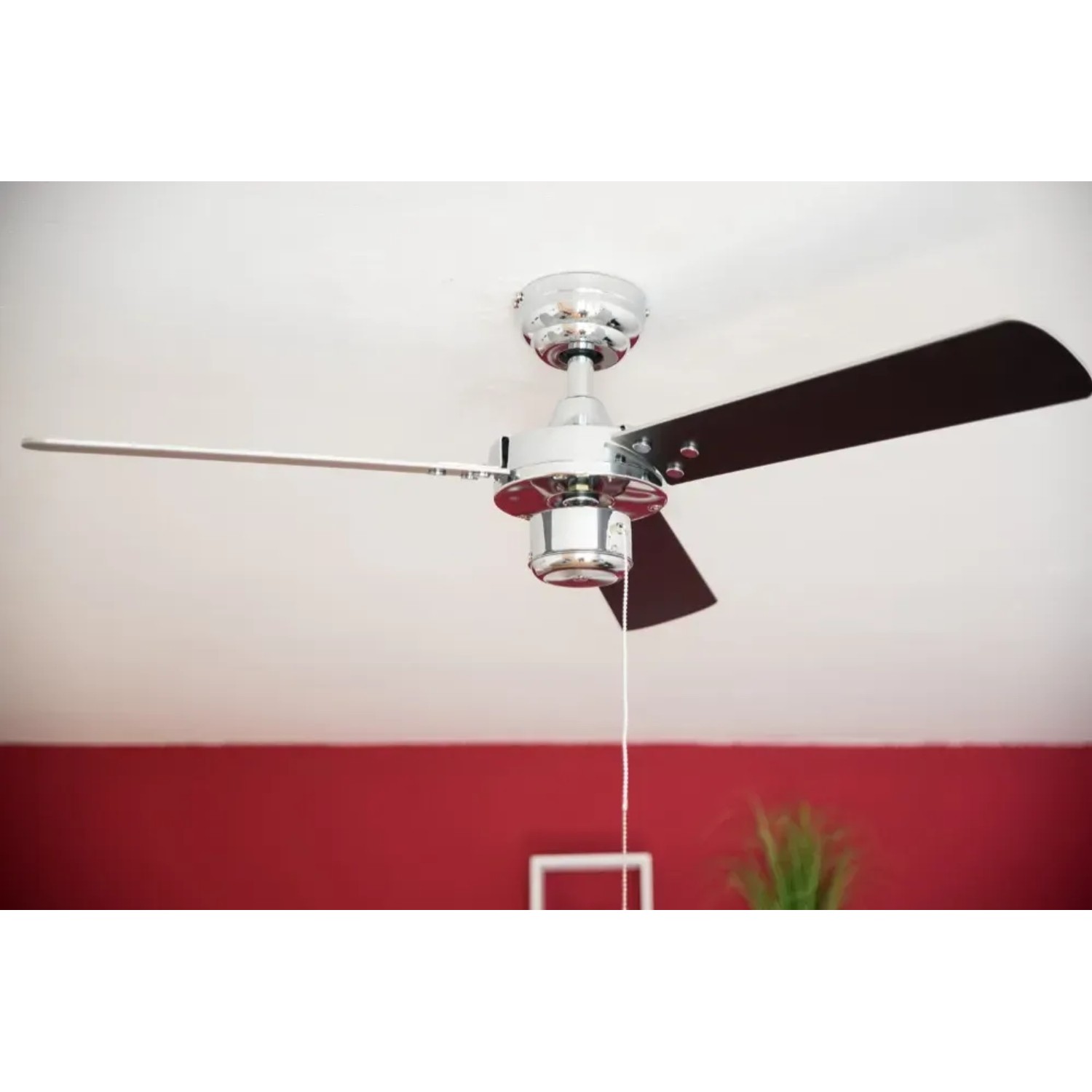 AIRERYDER Deckenventilator Cyrus Chrom, 107 cm Durchmesser, mit Zugschnur für einfache Bedienung.