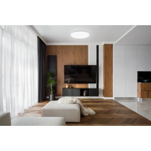 Weiße, runde Eglo LED-Deckenleuchte Totari-Z (Ø 53 cm) im modernen Wohnzimmer.