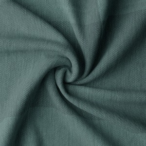 Nahaufnahme des petrolfarbenen, blickdichten Vorhangs Galdin Stripe mit verdeckten Schlaufen.