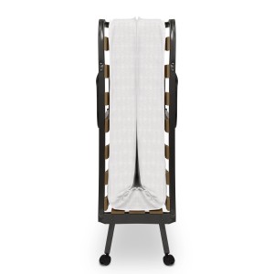 Zusammengeklapptes Beautissu Venetia Gästebett 80x200cm mit Matratze und Rollen.