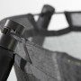 Detailaufnahme Sicherheitsnetz und Rahmen des schwarzen Salta Premium Trampolins.